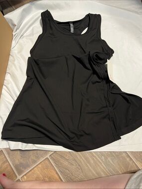 Women's Black Scoop Neck Tank with Racerback - Athletic Comfort